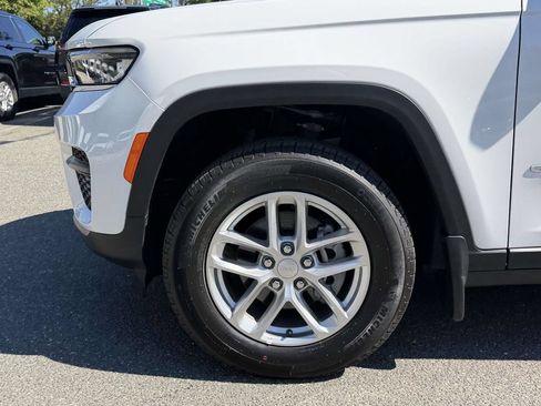 Used 2025 Jeep Grand Cherokee Laredo X w/ Luxury Tech Group I AWD/4WD image 14