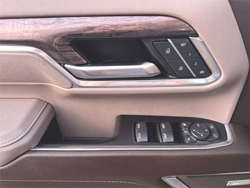 Used 2025 Chevrolet Silverado 2500 LTZ w/ LTZ Premium Package image 23