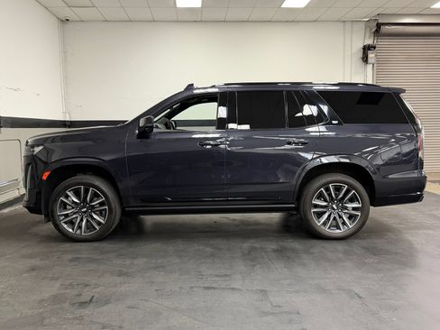 Used 2022 Cadillac Escalade Sport Platinum w/ Heavy-Duty Trailer Package AWD/4WD image 8