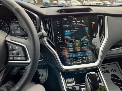 Used 2025 Subaru Outback Limited image 24