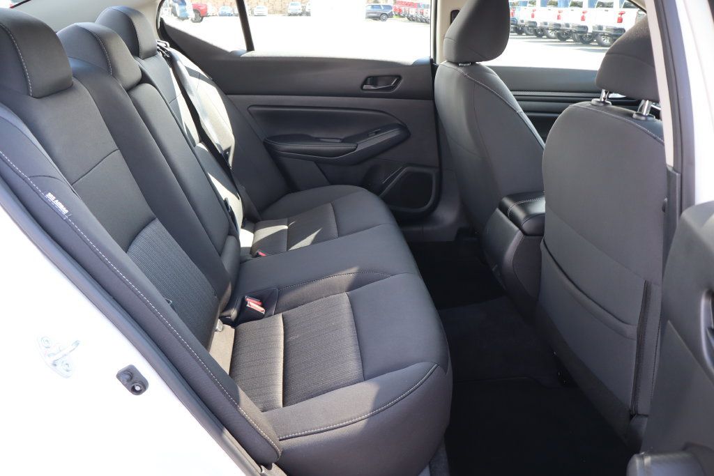 Used 2024 Nissan Altima 2.5 SV w/ SV Premium Package FWD image 23