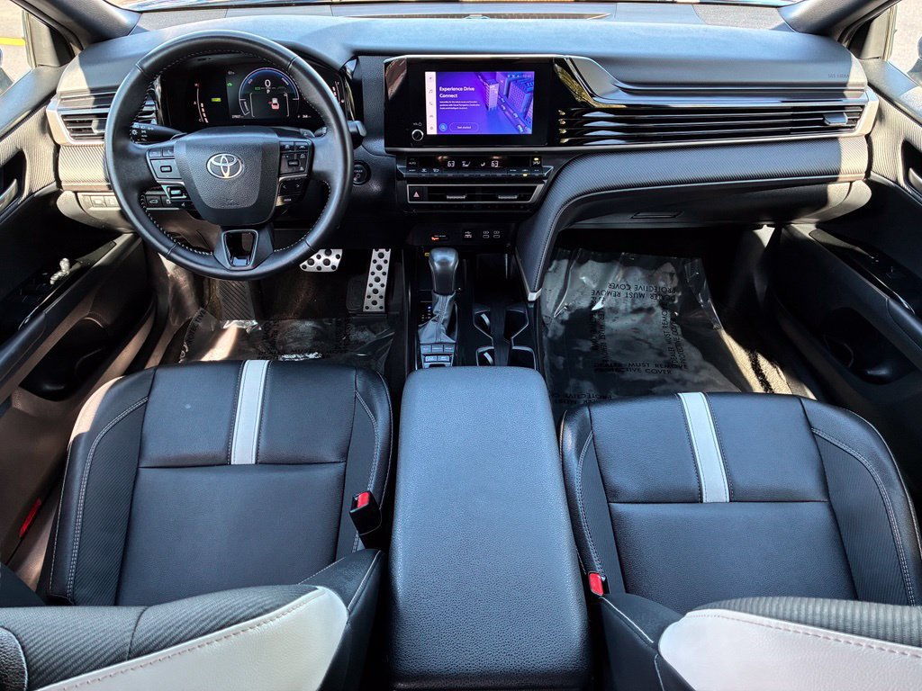 Used 2026 Toyota Camry SE FWD image 5