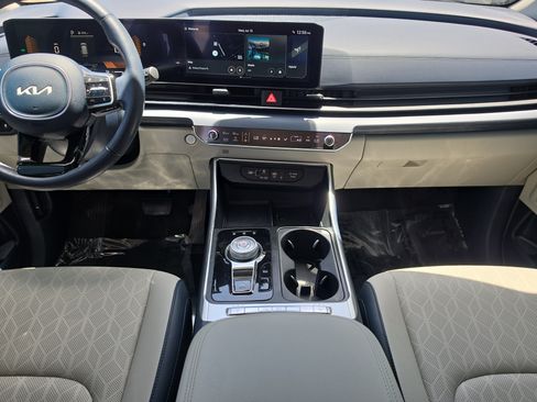 Certified 2025 Kia Carnival EX FWD image 15
