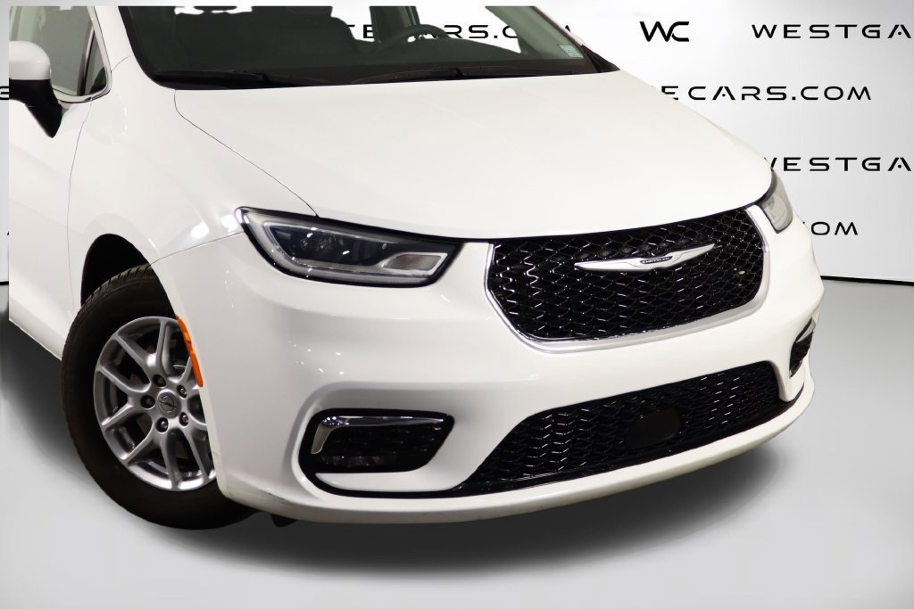 Used 2023 Chrysler Pacifica Touring-L FWD image 52