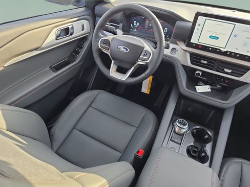 New 2026 Ford Explorer Active w/ Active Comfort Package AWD/4WD image 10
