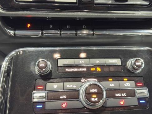 Used 2019 Lincoln Navigator L Select RWD image 28