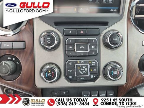 Used 2015 Ford F250 Lariat w/ Lariat Ultimate Package AWD/4WD image 27