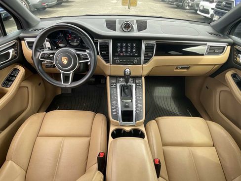 Used 2018 Porsche Macan Sport Edition AWD/4WD image 28