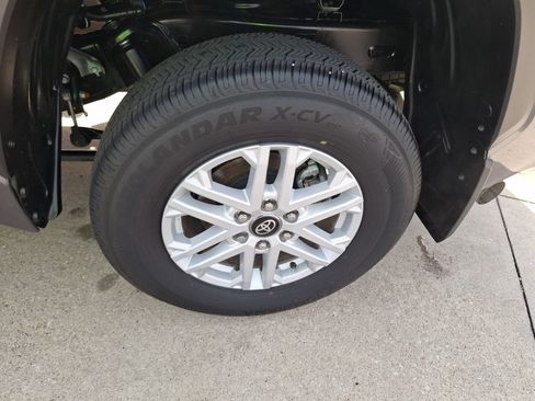 Used 2026 Toyota Tundra SR5 AWD/4WD image 11