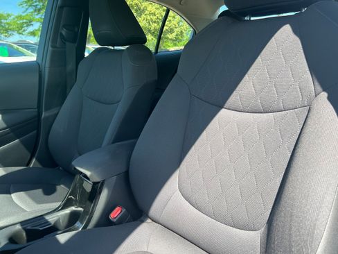 Used 2021 Toyota Corolla LE w/ Carpet Mat Package (TMS) image 18
