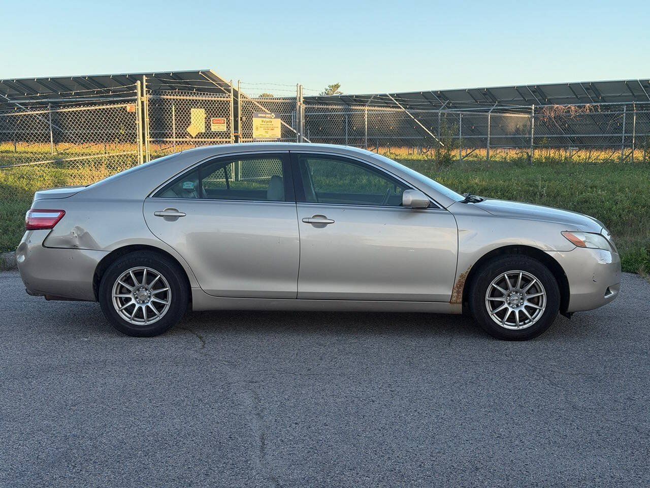 Used 2007 Toyota Camry LE FWD image 6