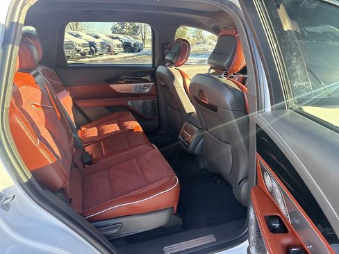 Certified 2024 Lincoln Nautilus Black Label image 22