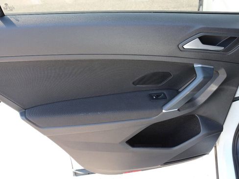 Used 2020 Volkswagen Tiguan S image 10
