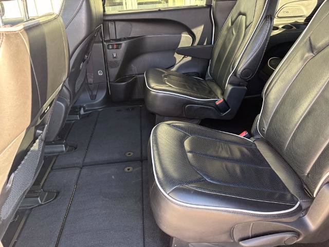 Used 2025 Chrysler Pacifica Limited FWD image 13