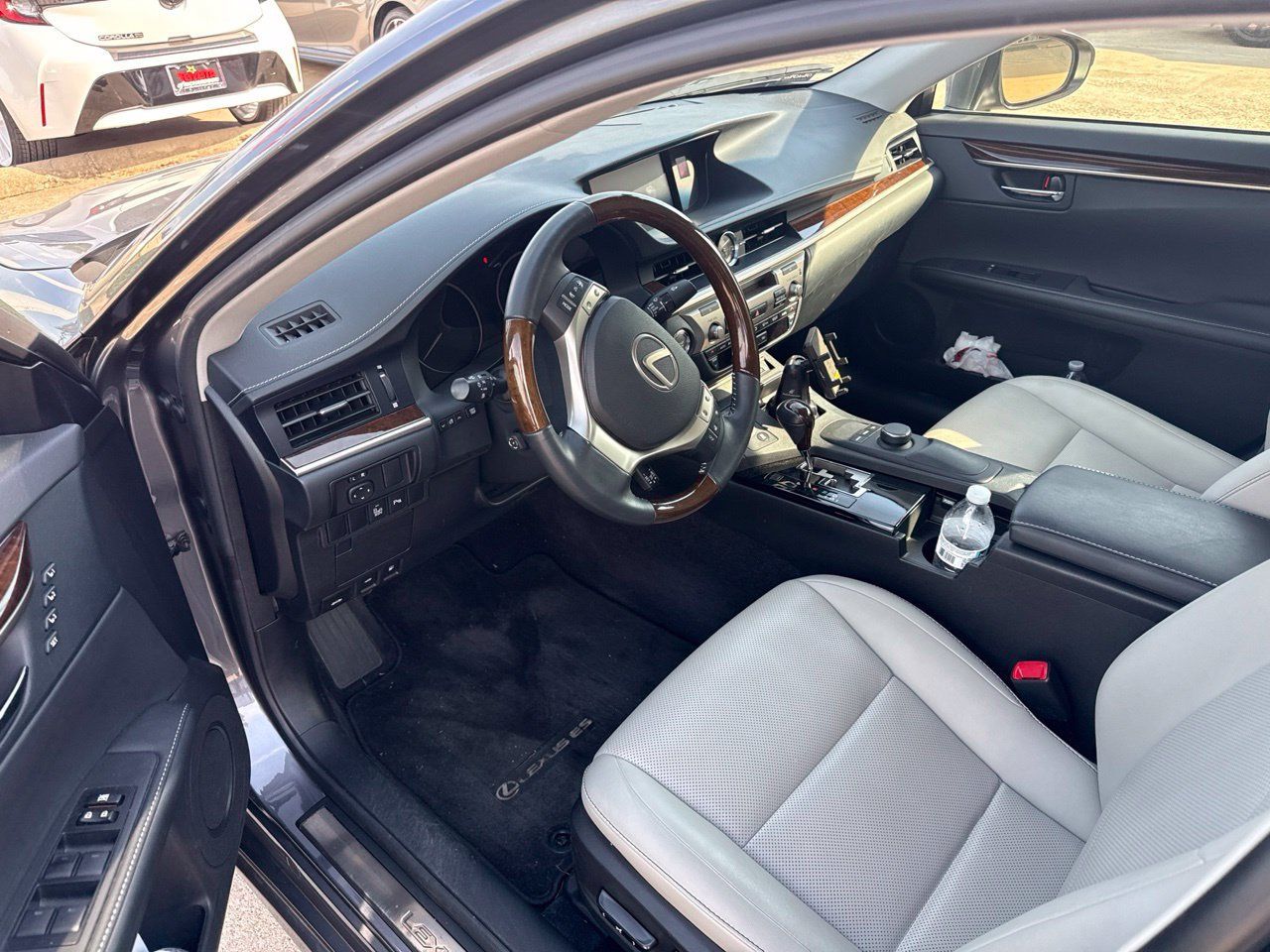 Used 2015 Lexus ES 350 w/ Premium Package FWD image 7