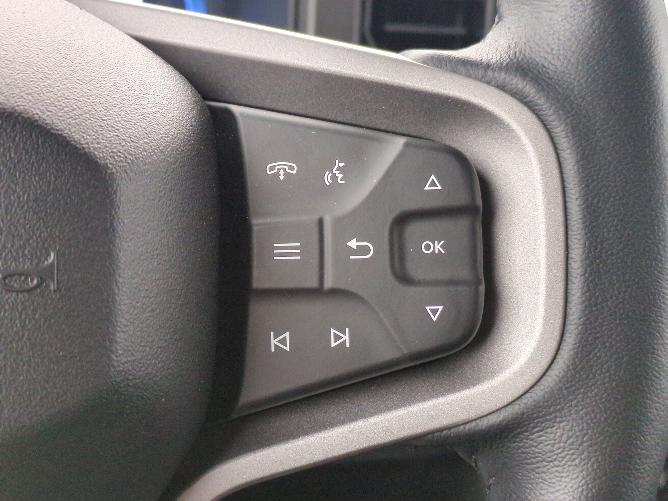 Used 2025 Ford Bronco Badlands AWD/4WD image 18