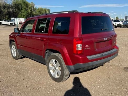 Used 2014 Jeep Patriot Latitude w/ Sun/Sound Group AWD/4WD image 3