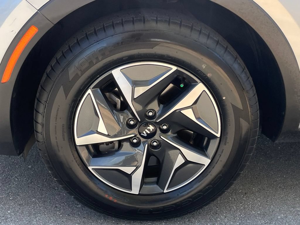 Used 2021 Kia Sorento EX FWD image 34
