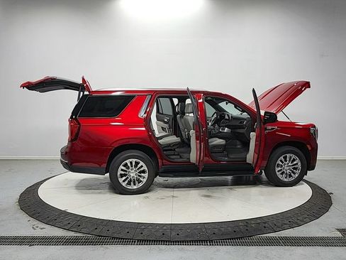 Used 2022 GMC Yukon SLT w/ SLT Luxury Package AWD/4WD image 16