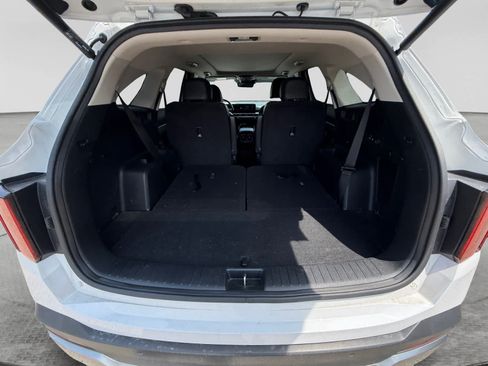 Used 2024 Kia Sorento EX w/ Panoramic Sunroof Package FWD image 23