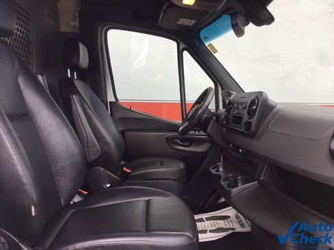 Used 2022 Mercedes-Benz Sprinter 2500 image 30