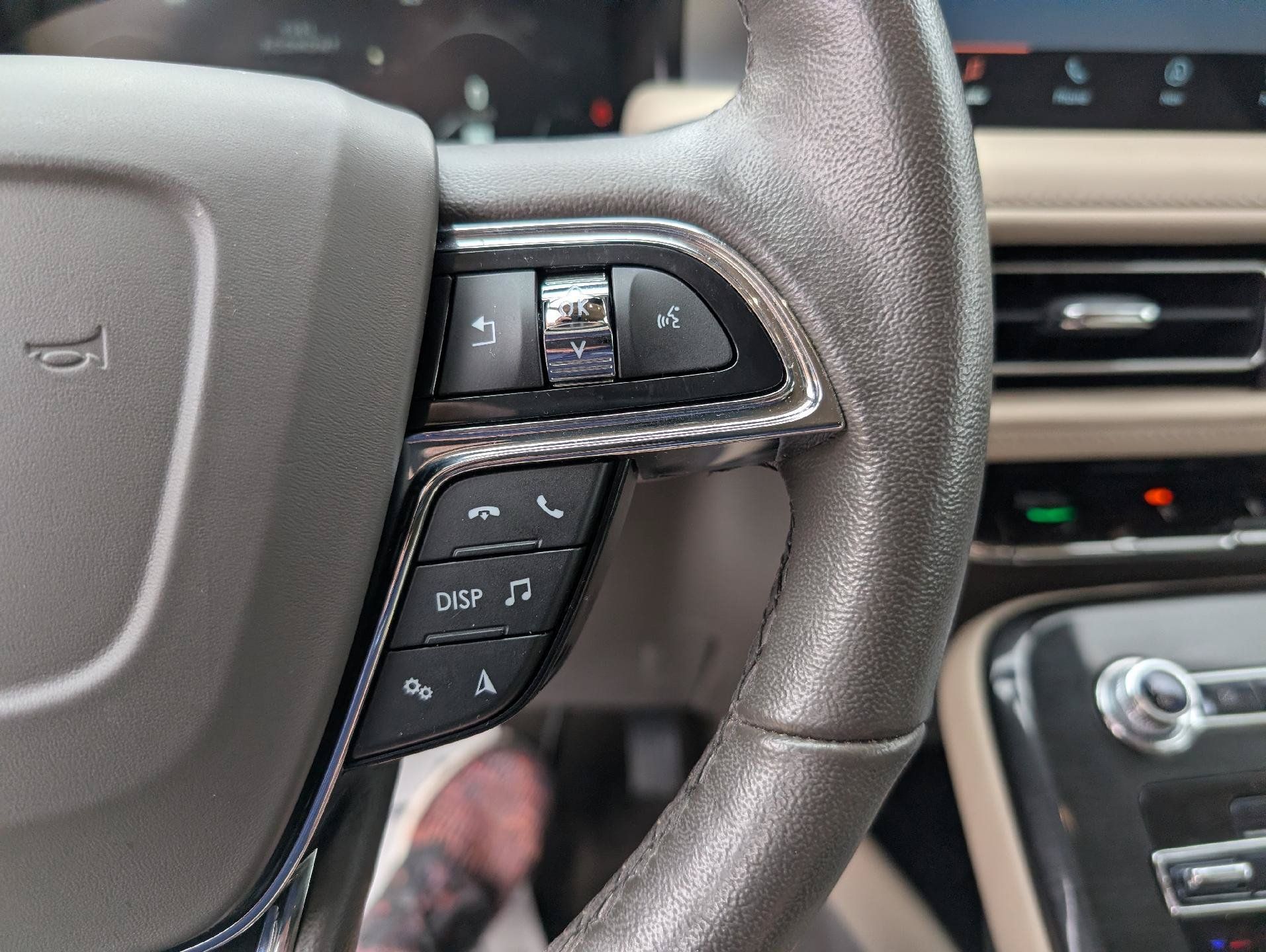Used 2023 Lincoln Nautilus AWD w/ Premium Package image 24