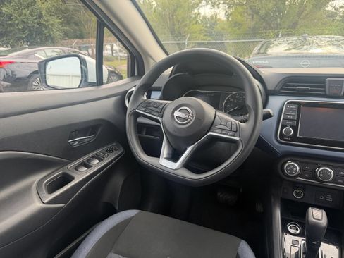 Used 2025 Nissan Versa SV FWD image 32