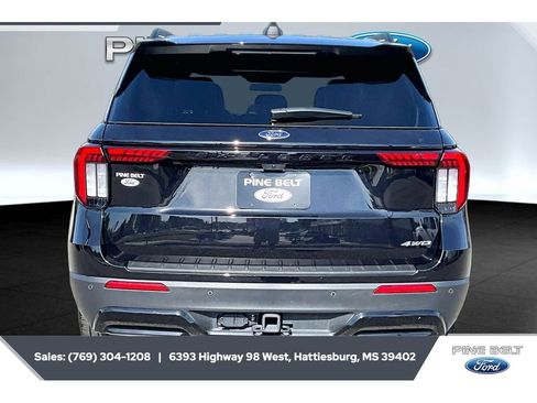 Used 2025 Ford Explorer ST-Line w/ ST-Line Street Pack AWD/4WD image 4
