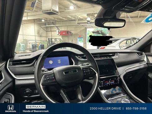 Used 2023 Jeep Grand Cherokee Altitude AWD/4WD image 15