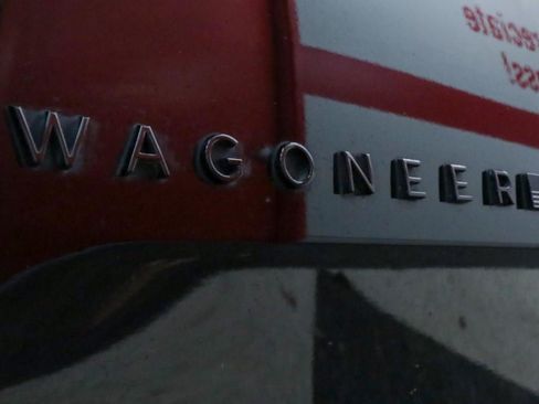 Used 2024 Jeep Wagoneer Series II AWD/4WD image 42