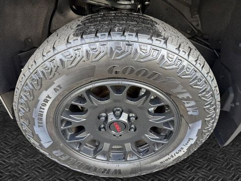 Certified 2026 Toyota Tacoma SR5 AWD/4WD image 11