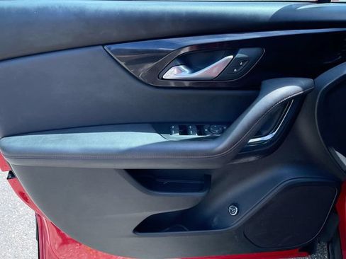 Used 2019 Chevrolet Blazer RS w/ Sun and Wheels Package FWD image 23