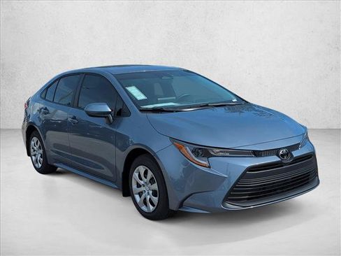 Used 2026 Toyota Corolla LE FWD image 3