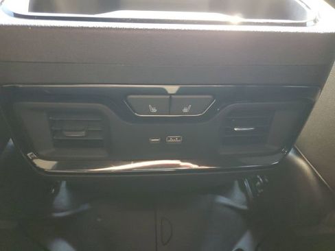 Used 2022 GMC Sierra 1500 AT4 w/ AT4 Premium Package AWD/4WD image 25