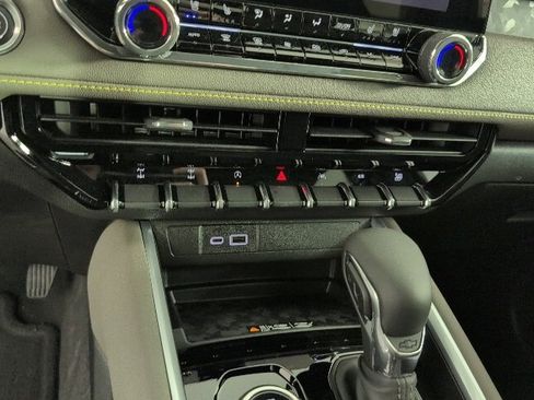 New 2026 Chevrolet Colorado ZR2 w/ Technology Package image 20