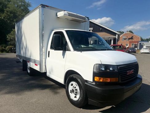Used 2019 GMC Savana 3500 w/ Power Convenience Package RWD image 1