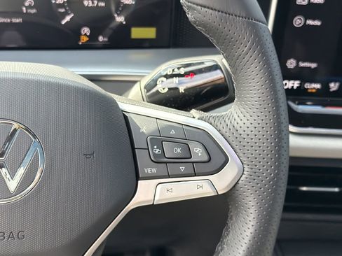 New 2026 Volkswagen Tiguan SE R-Line FWD image 28