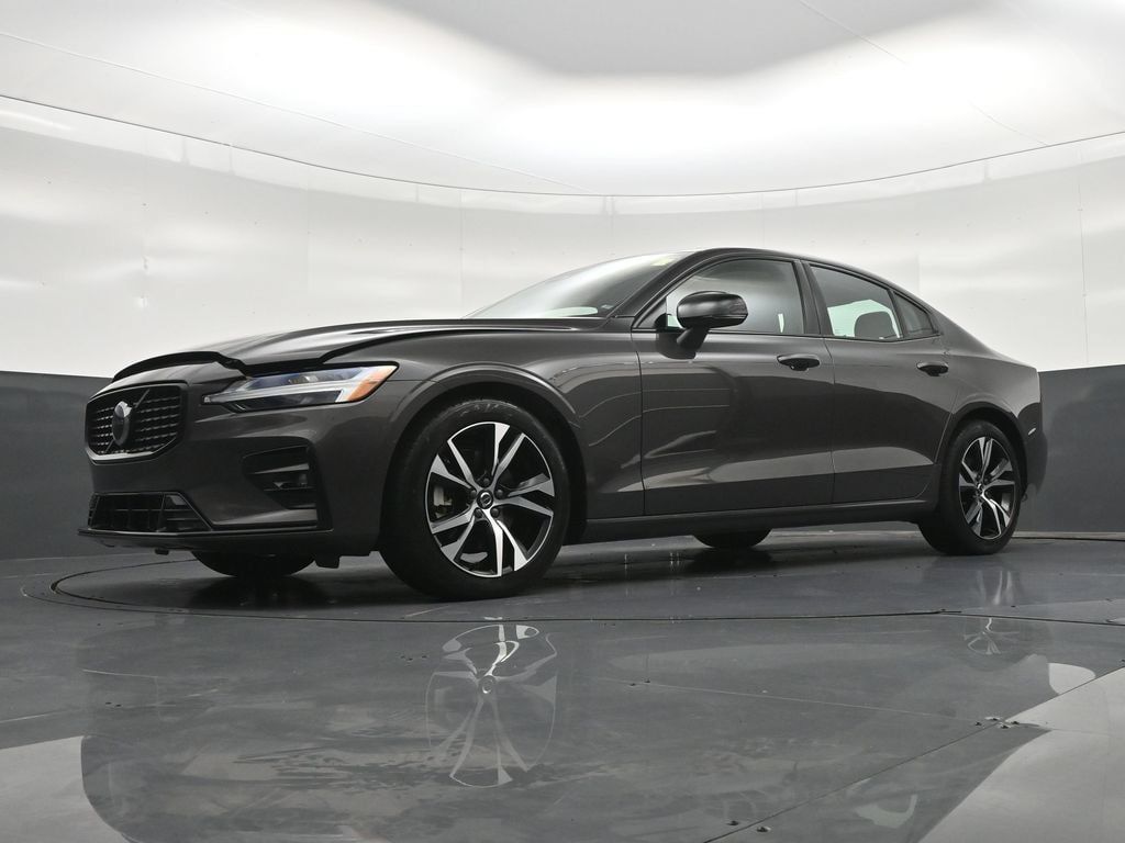 Certified 2024 Volvo S60 B5 Core FWD image 25