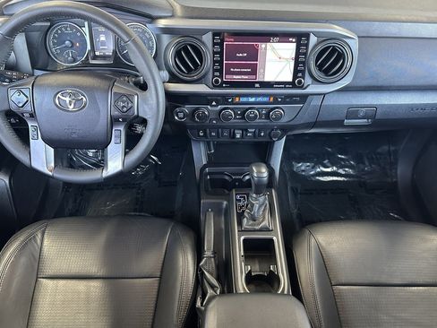 Certified 2022 Toyota Tacoma TRD Off-Road w/ TRD Premium Off Road Package AWD/4WD image 12