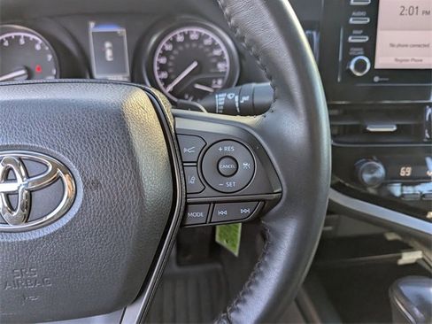 Used 2021 Toyota Camry SE image 12