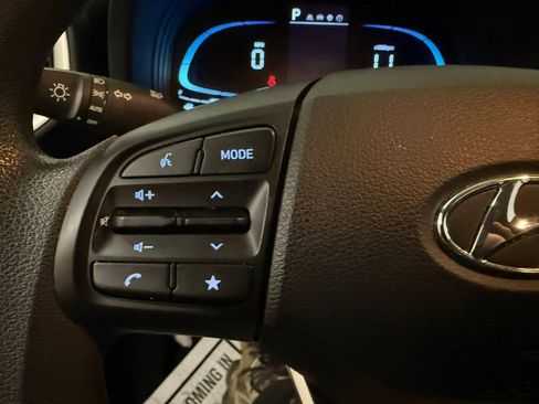 Certified 2023 Hyundai Venue SE image 31