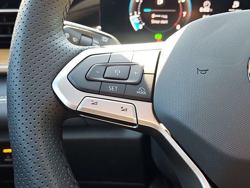 New 2026 Volkswagen Tiguan SEL R-Line AWD/4WD image 19