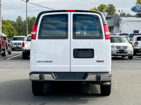 Used 2022 GMC Savana 2500 w/ Driver Convenience Package image 4