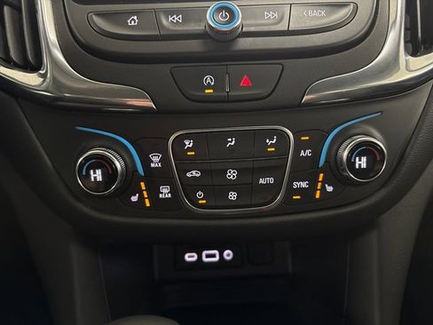 Used 2023 Chevrolet Equinox LT image 40