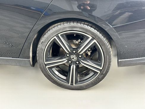 Used 2024 Honda Accord Sport image 9