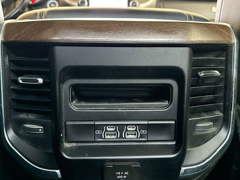 Used 2024 RAM 2500 Laramie AWD/4WD image 26