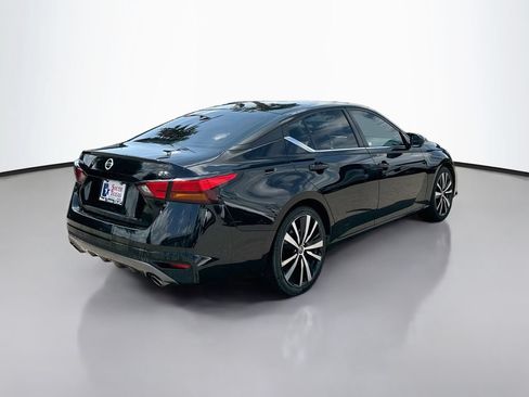 Used 2021 Nissan Altima 2.5 SR FWD image 7