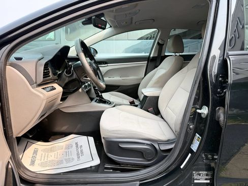 Used 2020 Hyundai Elantra SE FWD image 10