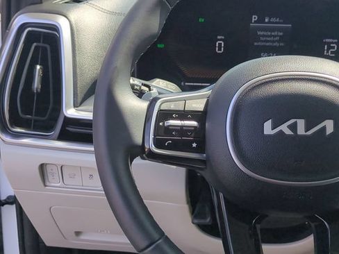 Certified 2025 Kia Sorento EX w/ EX Panoramic Sunroof Package AWD/4WD image 18