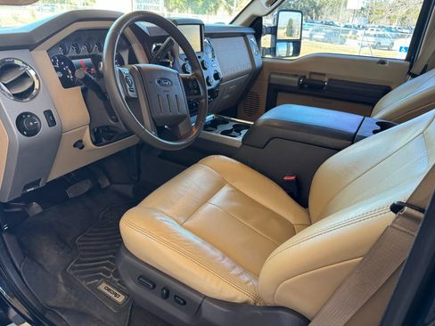 Used 2015 Ford F250 Lariat w/ Chrome Package image 13